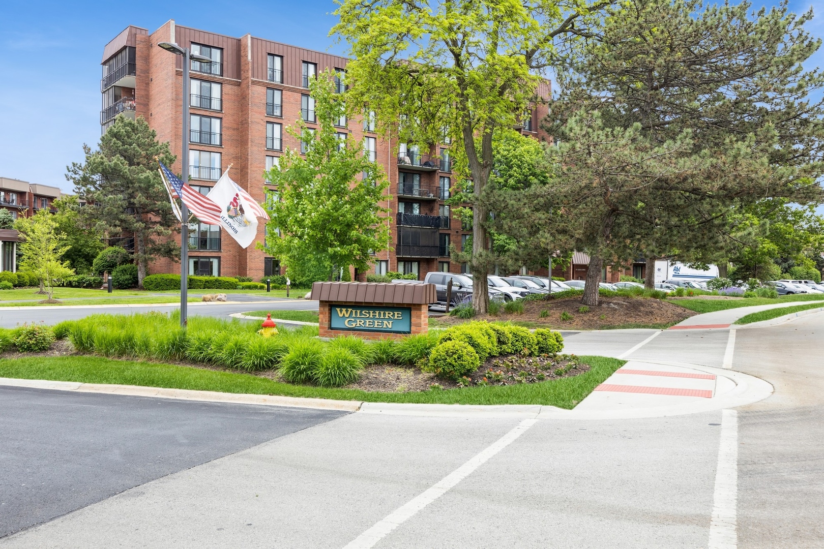 111 Acacia Drive #103, Indian Head Park, IL 60525