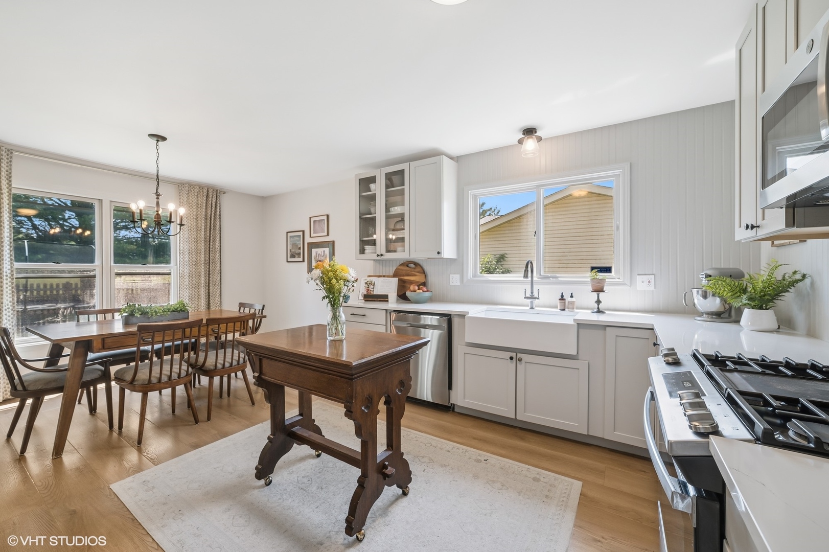 204 Barnwood Trail, McHenry, IL 60050