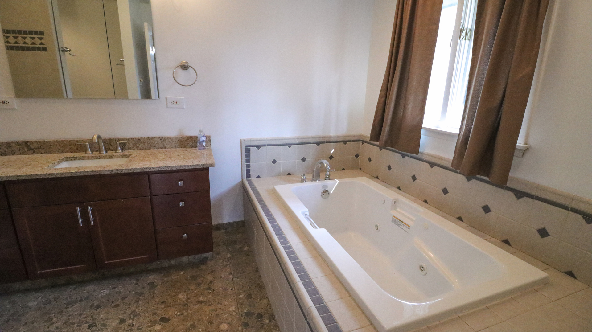 2702 W 1st Private Road, Flossmoor, IL 60422