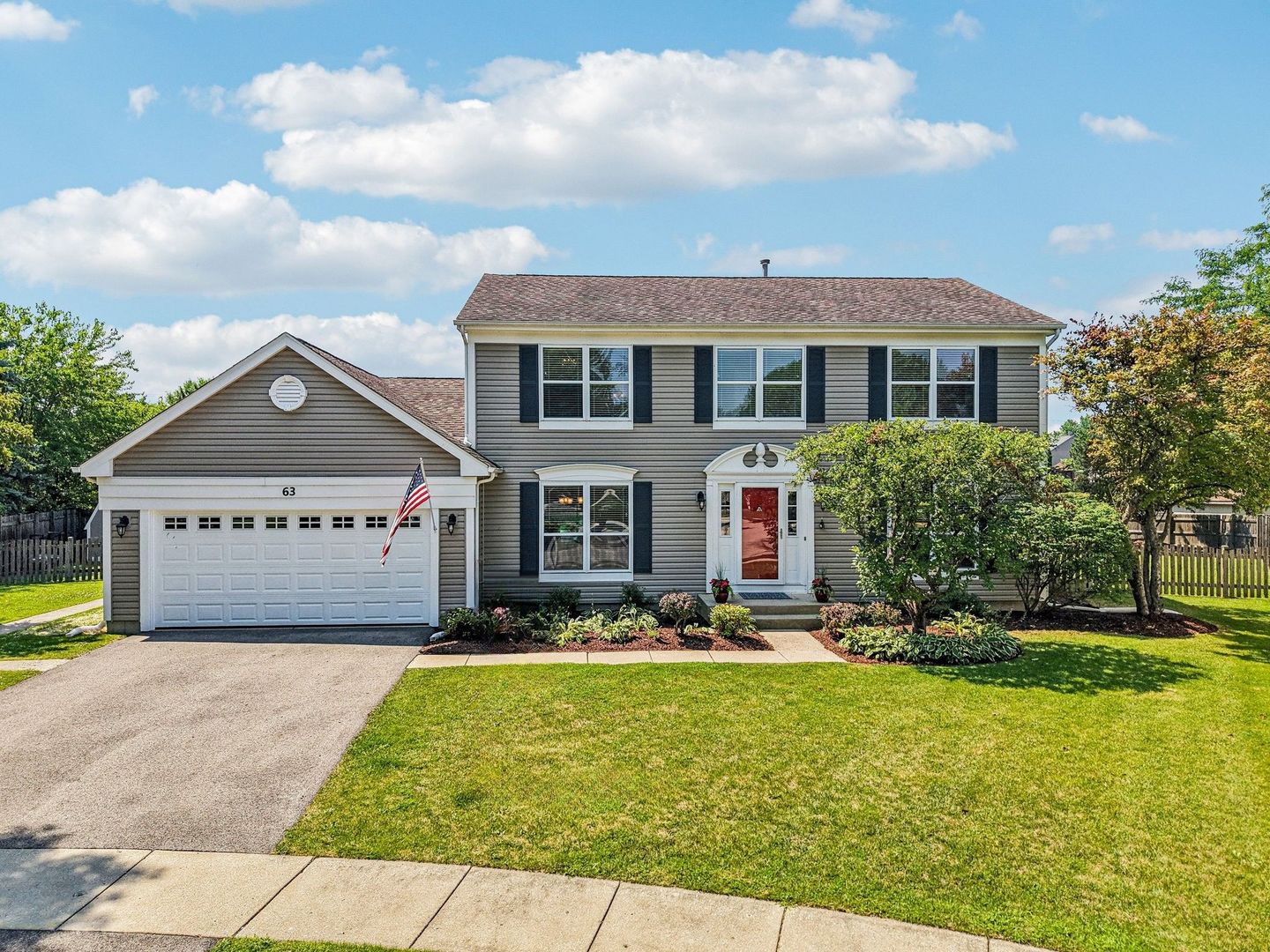 63 E Cambridge Court, Grayslake, IL 60030