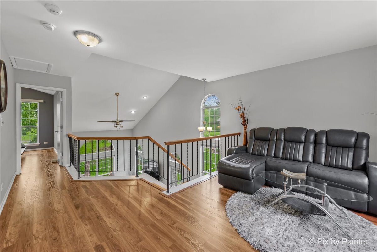 184 Golfview Drive, Glendale Heights, IL 60139