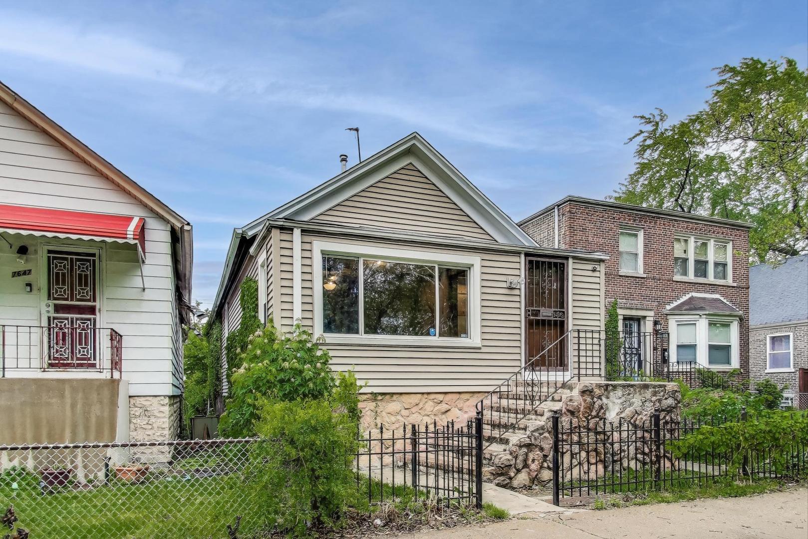 7649 S Dobson Avenue, Chicago, IL 60619