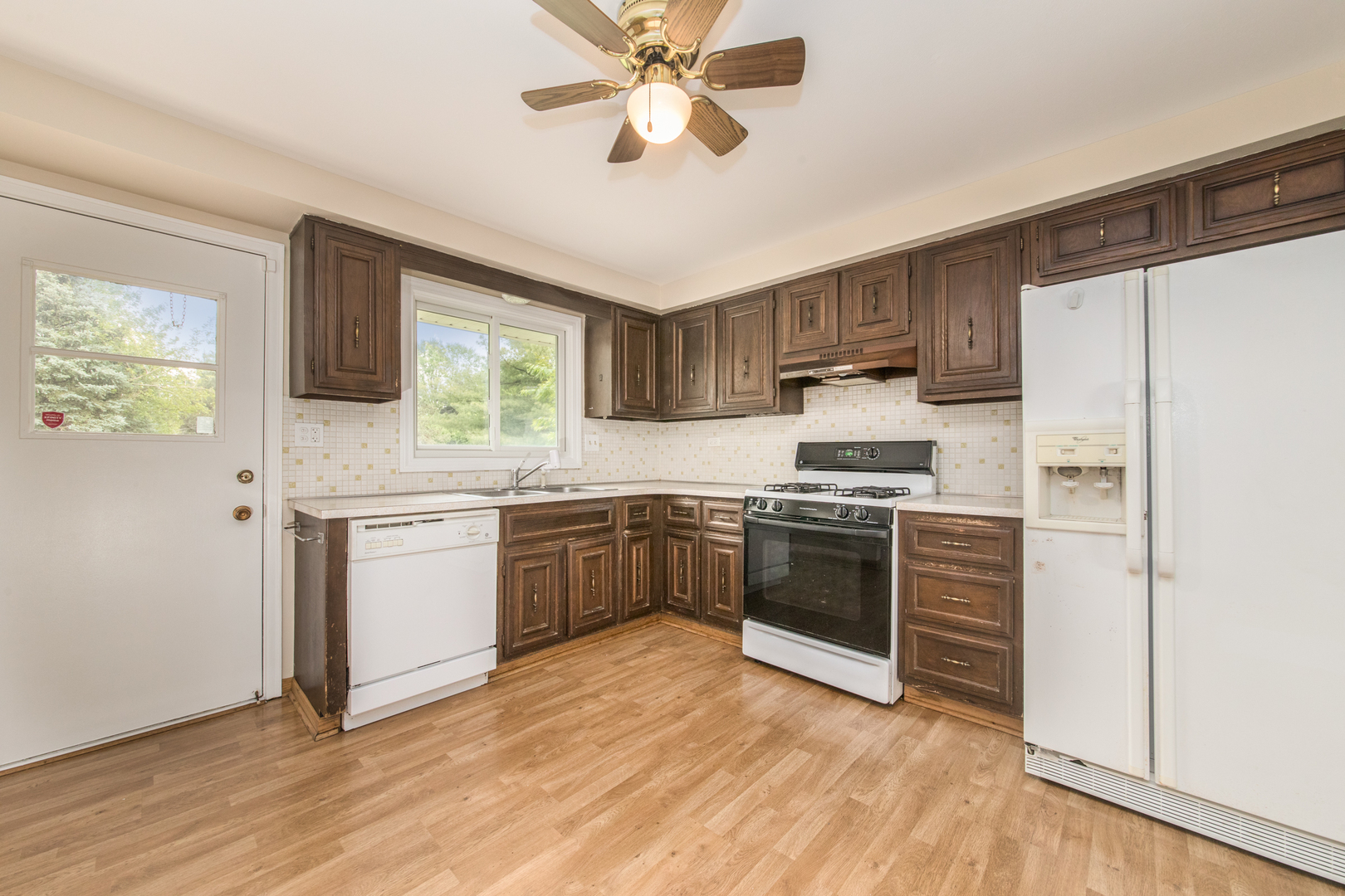 207 N Salem Drive, Schaumburg, IL 60194
