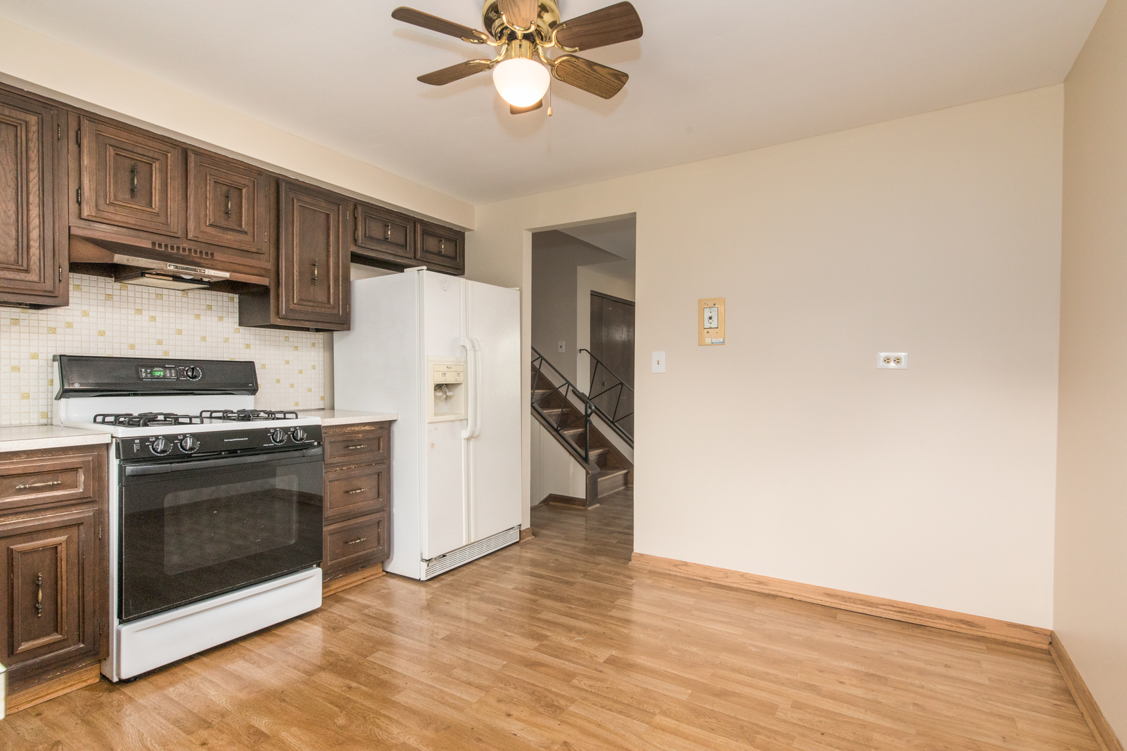 207 N Salem Drive, Schaumburg, IL 60194