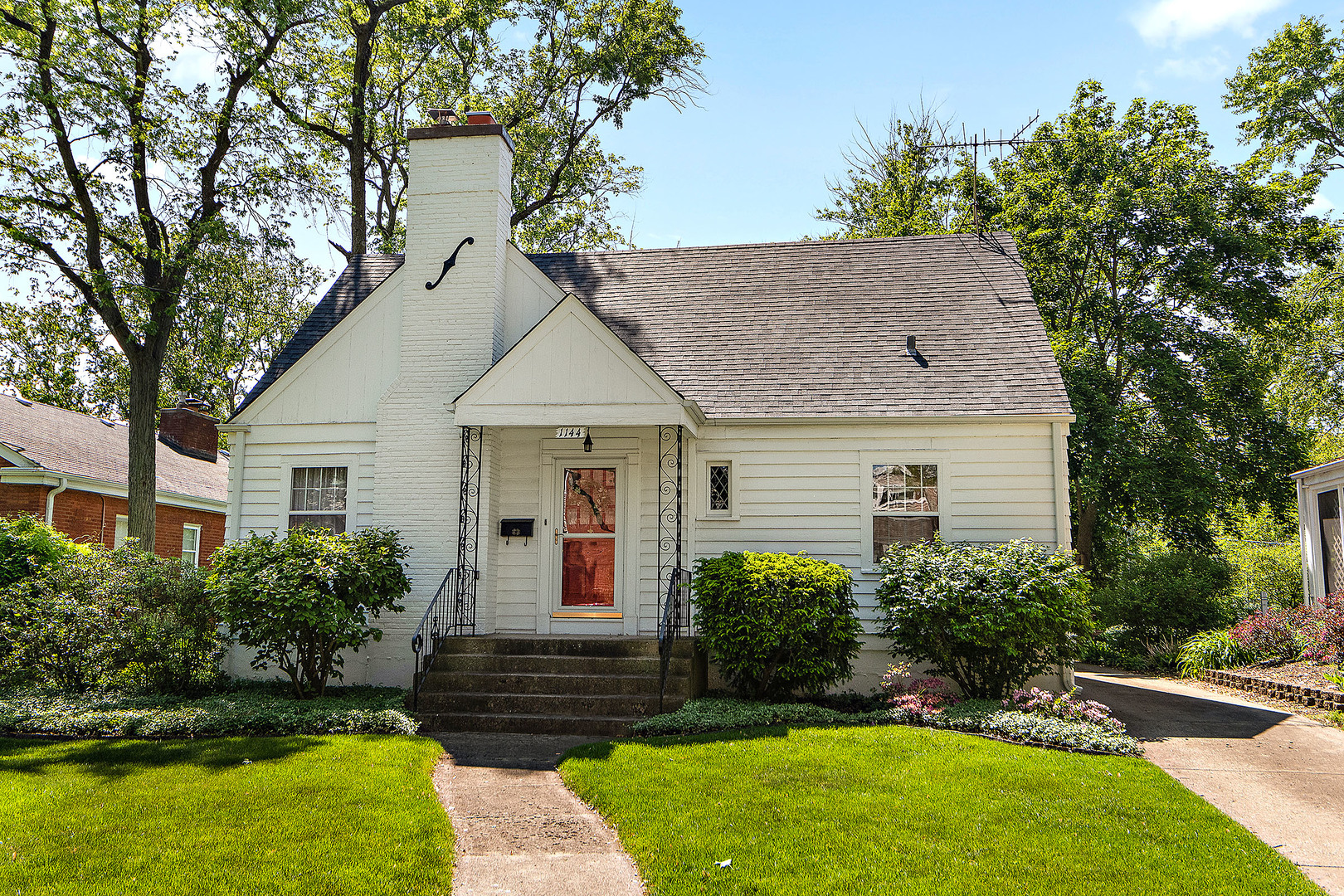 1144 Leavitt Avenue, Flossmoor, IL 60422