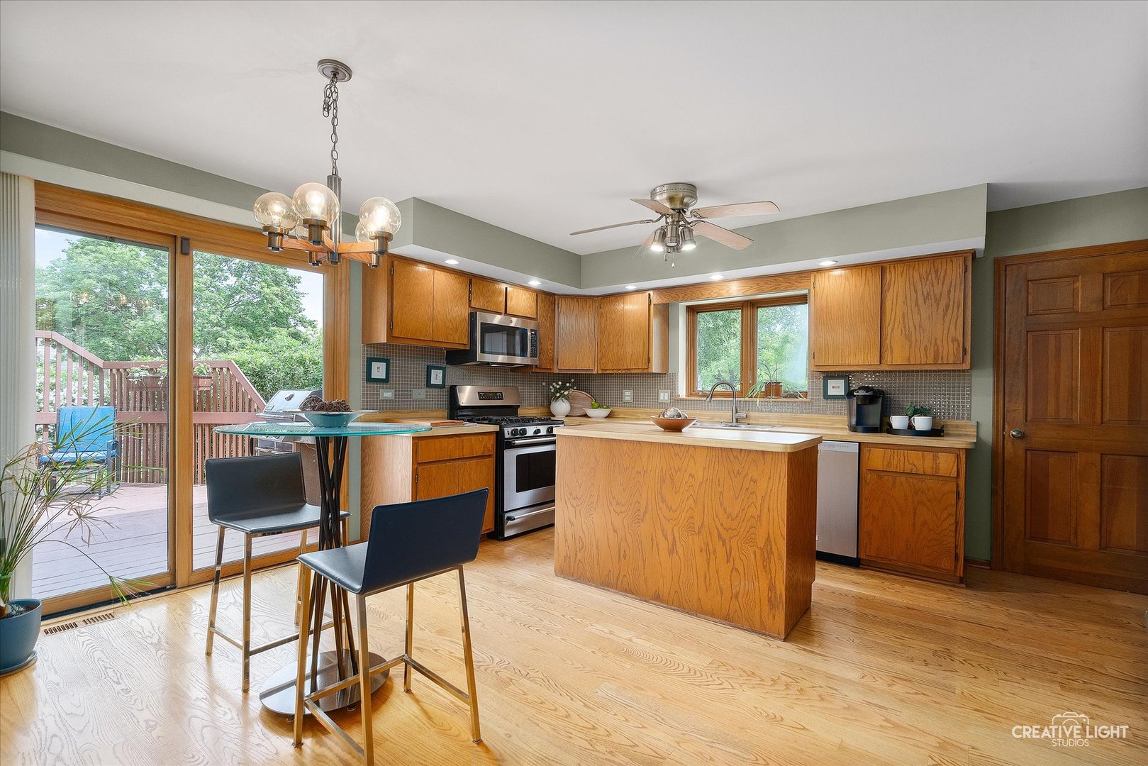 711 Canyon Run Road, Naperville, IL 60565