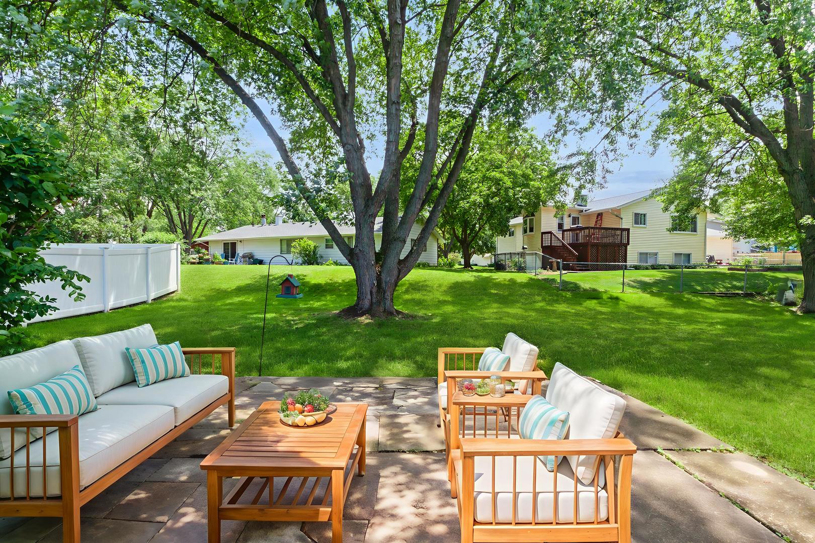 6805 Roberts Drive, Woodridge, IL 60517