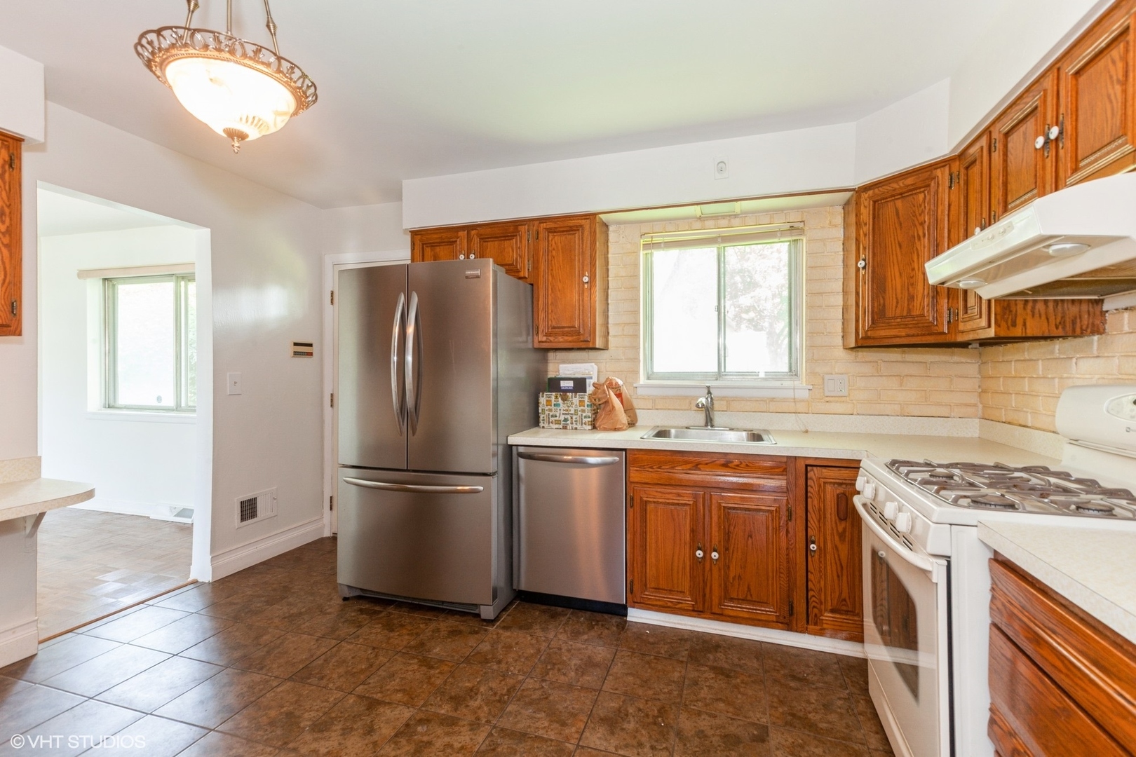 6805 Roberts Drive, Woodridge, IL 60517