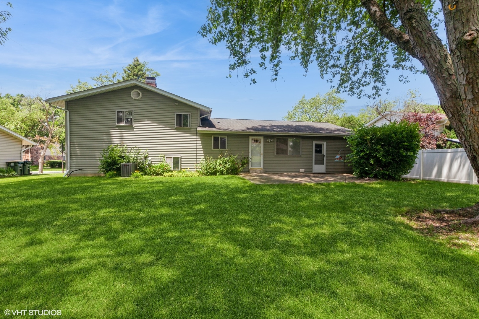 6805 Roberts Drive, Woodridge, IL 60517