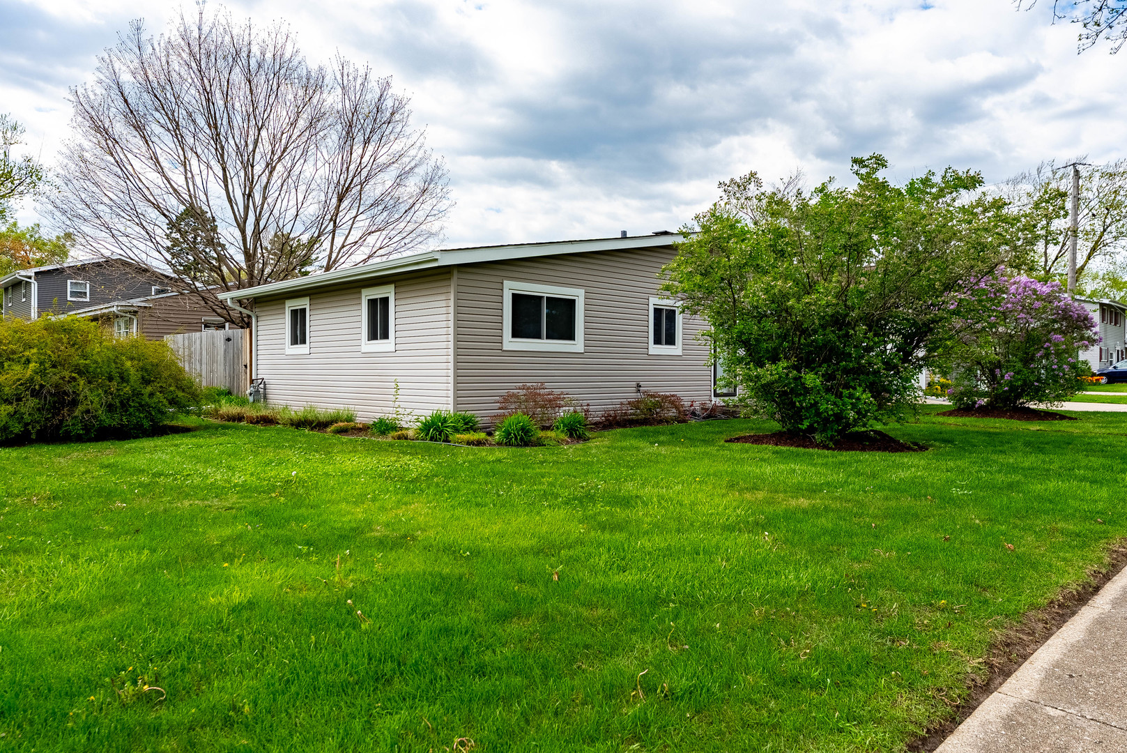 204 N Rohlwing Road, Palatine, IL 60074