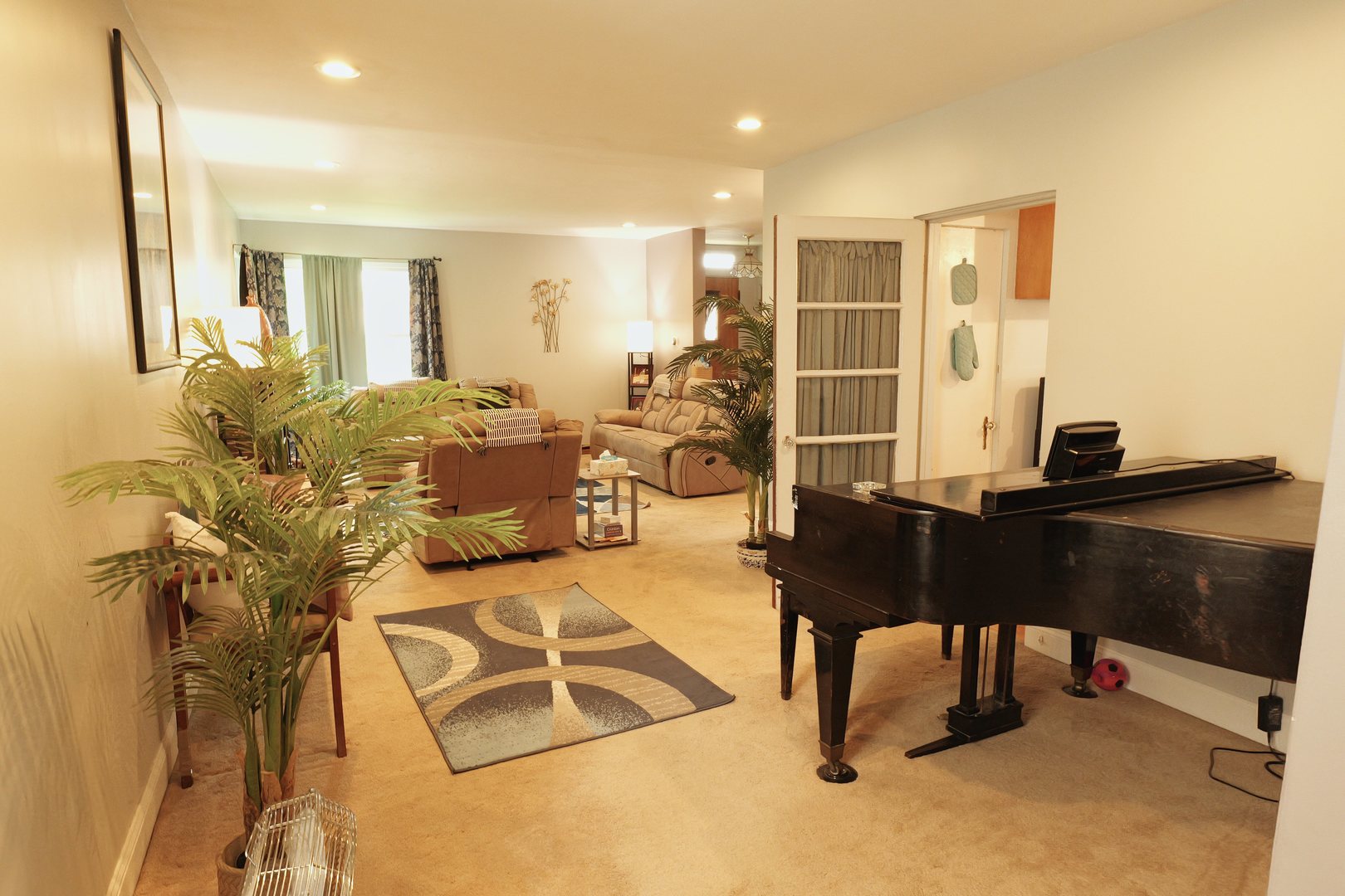 8329 S Vernon Avenue, Chicago, IL 60619