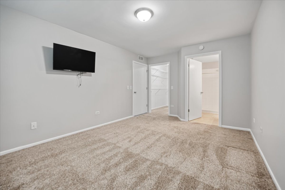 30w014 Willow Lane #1, Warrenville, IL 60555