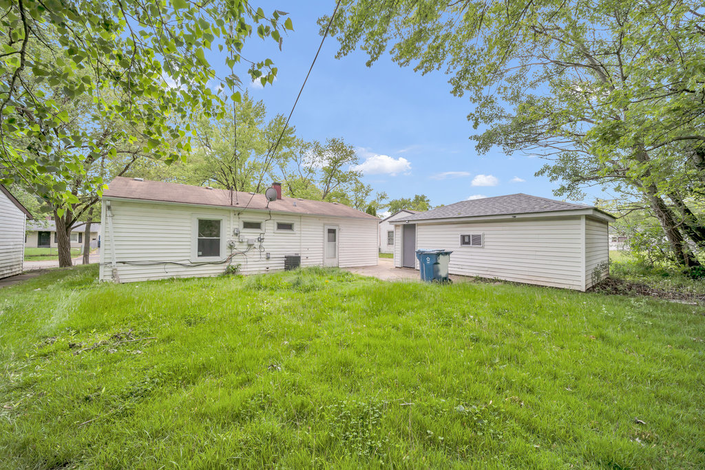 2045 218th Street, Sauk Village, IL 60411