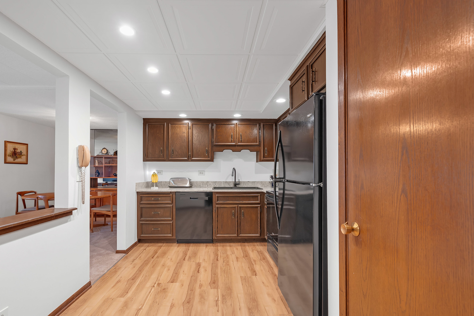 901 Center Street #307, Des Plaines, IL 60016