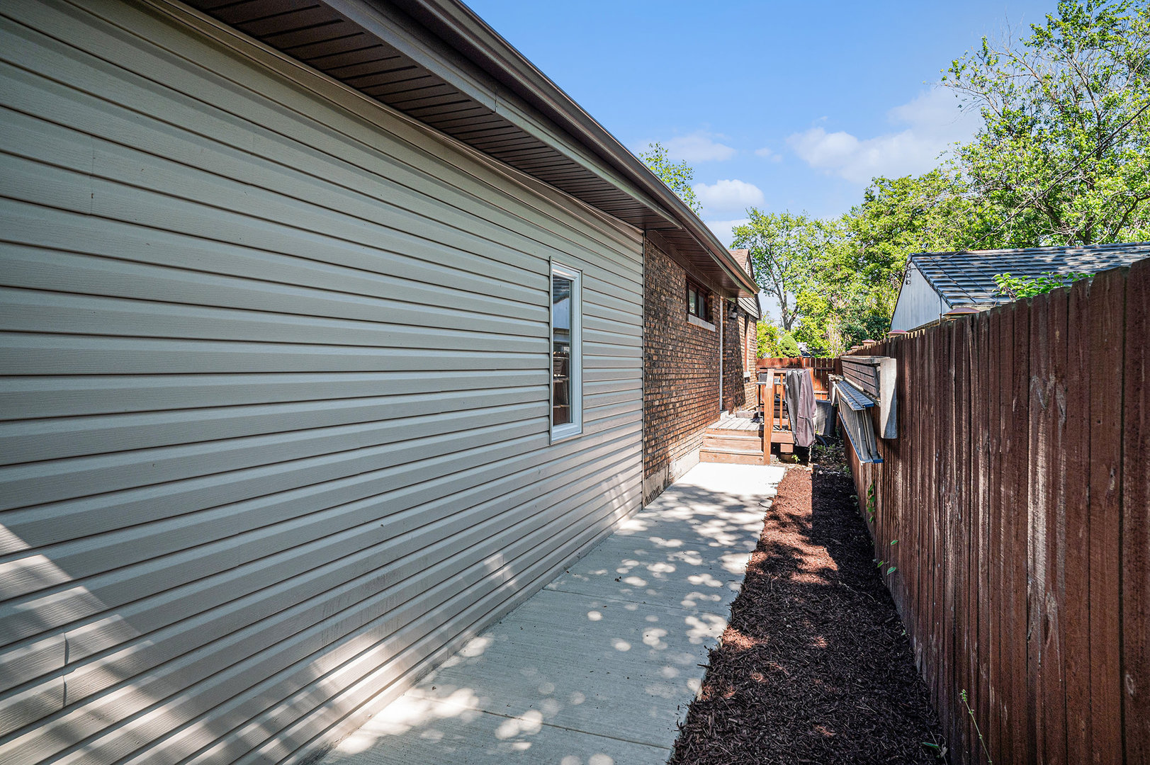 2441 Clyde Street, Homewood, IL 60430
