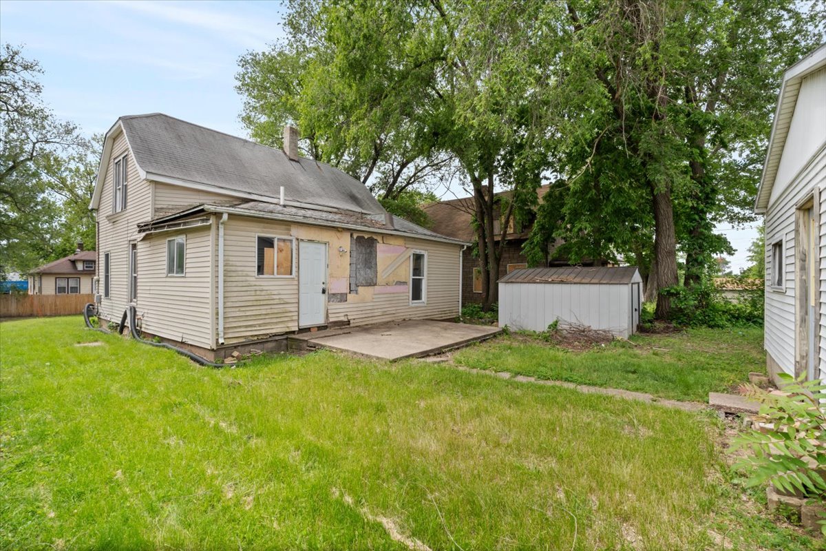 2007 3x Avenue, East Moline, IL 61244