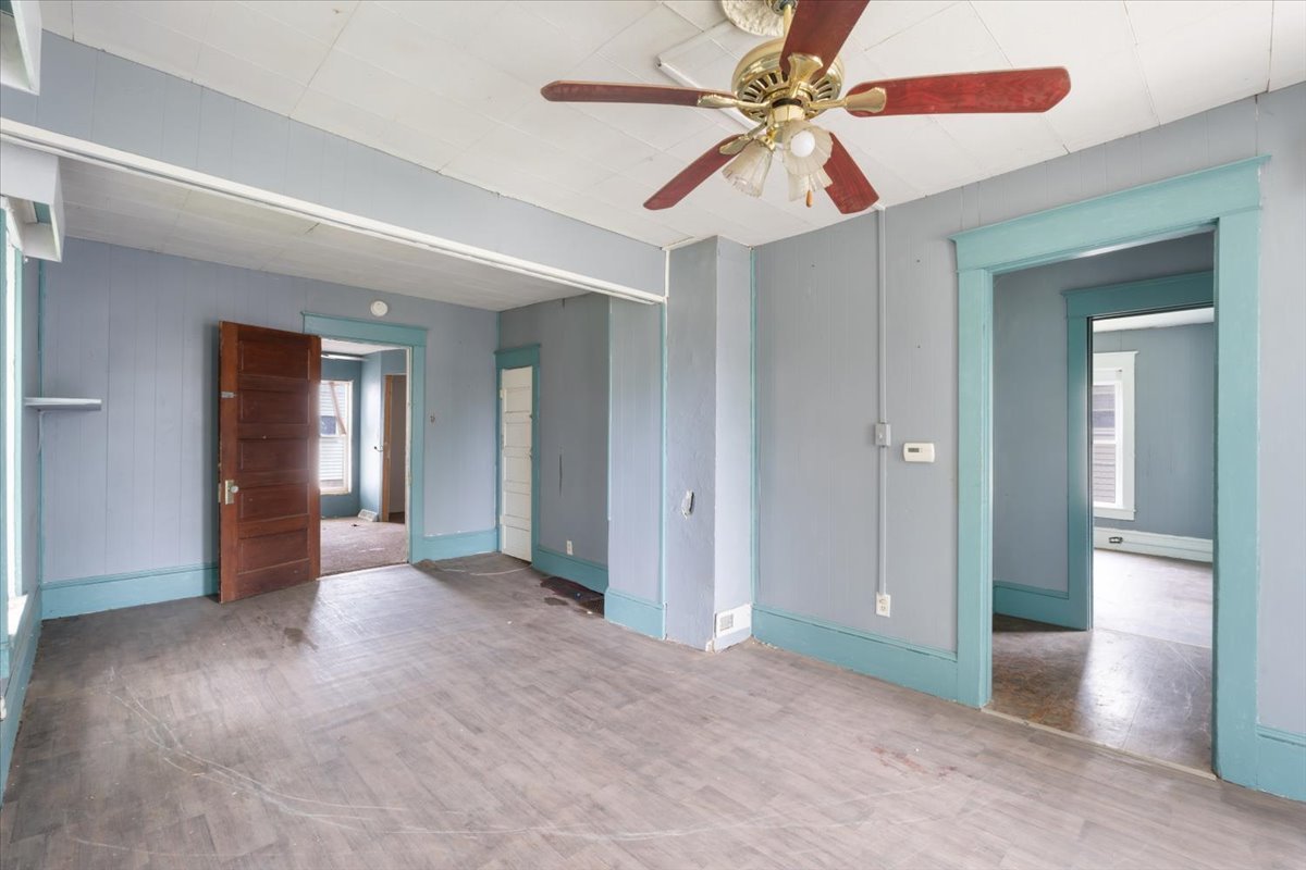 2007 3x Avenue, East Moline, IL 61244