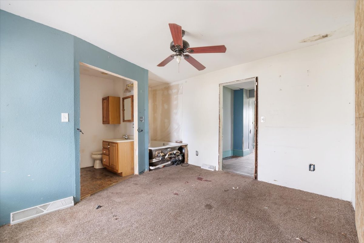 2007 3x Avenue, East Moline, IL 61244