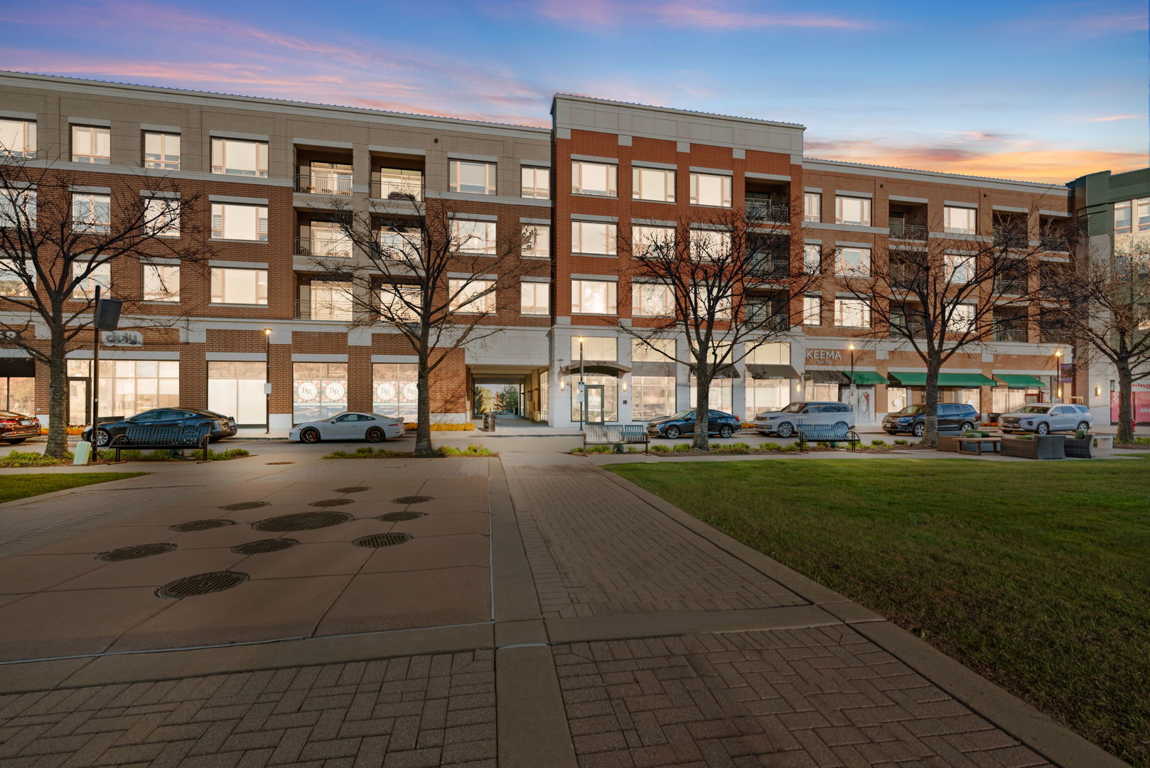 850 Village Center Drive #302, Burr Ridge, IL 60527