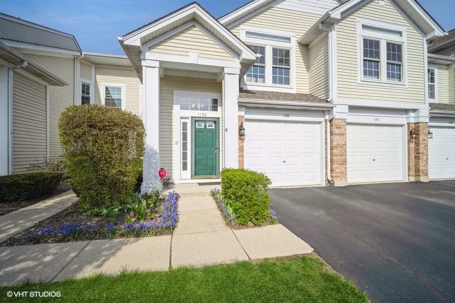 1130 Westminster Lane #1130, Elk Grove Village, IL 60007