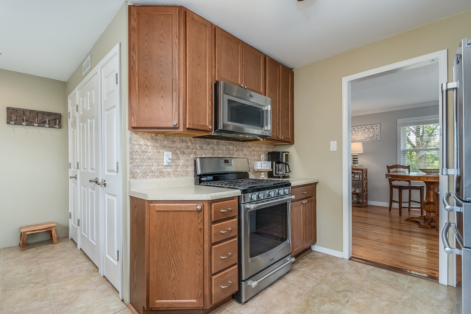 9532 Lexington Avenue, Brookfield, IL 60513
