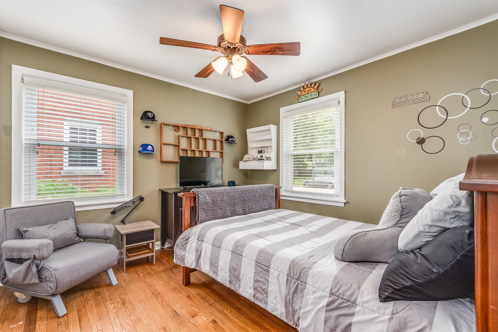 9532 Lexington Avenue, Brookfield, IL 60513