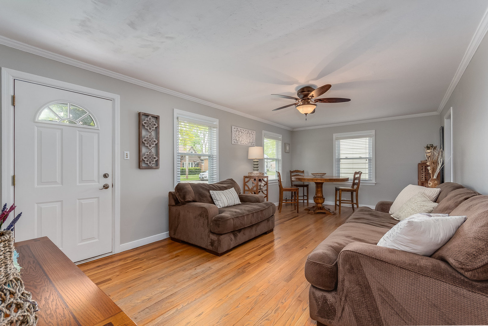 9532 Lexington Avenue, Brookfield, IL 60513
