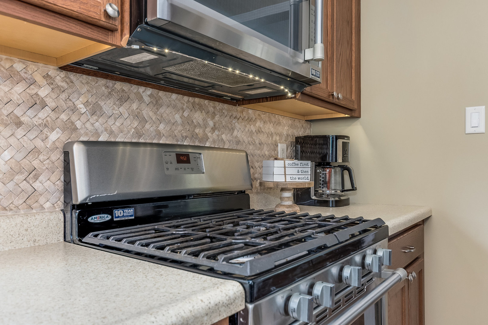 9532 Lexington Avenue, Brookfield, IL 60513