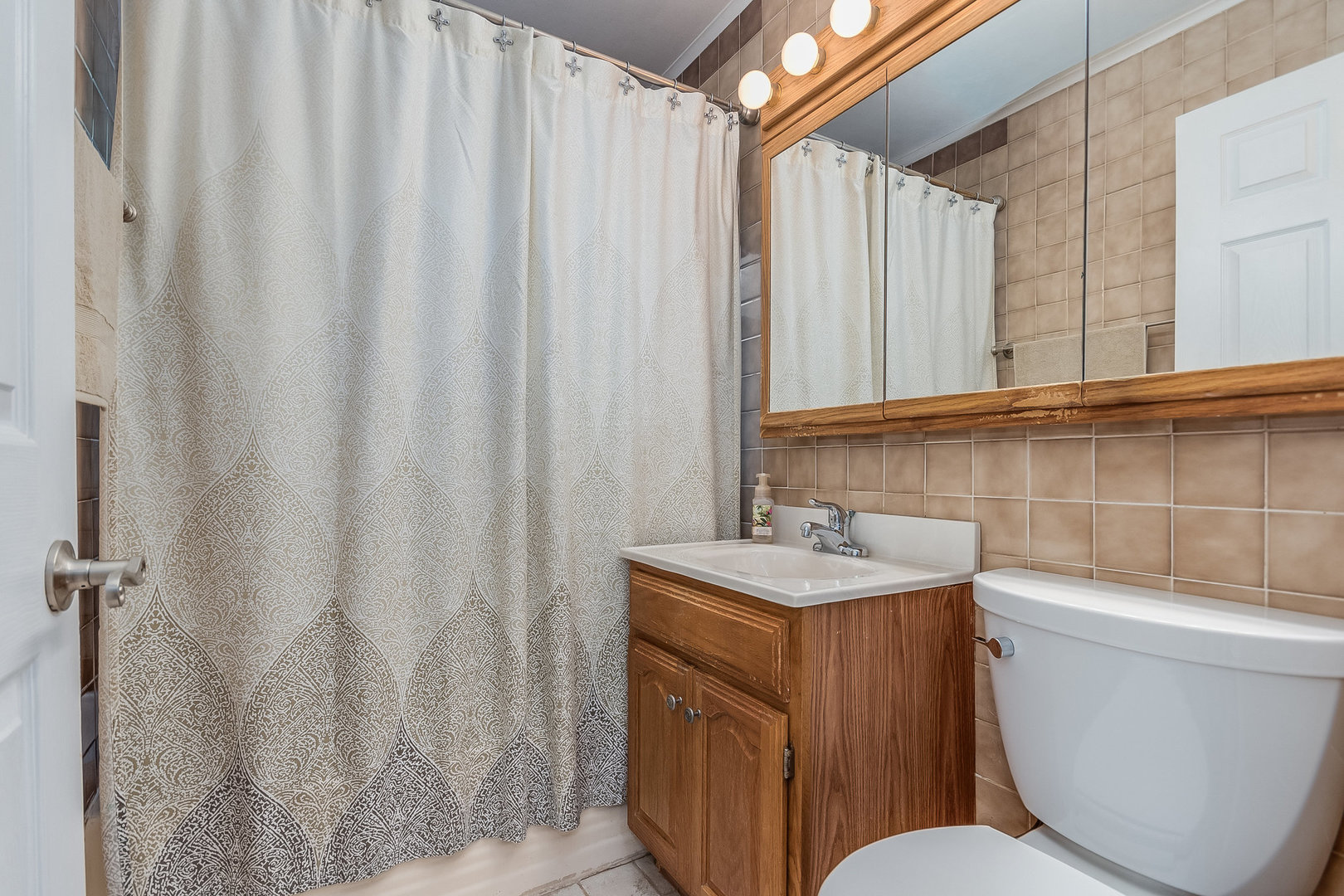 9532 Lexington Avenue, Brookfield, IL 60513