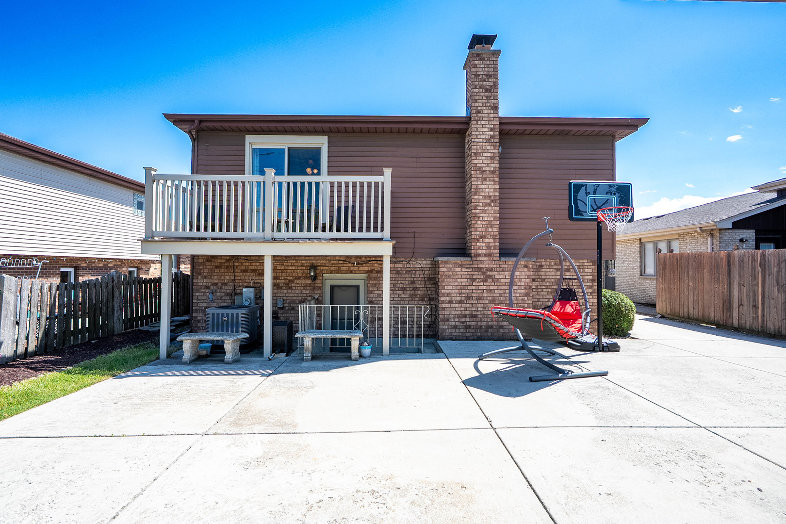 5922 W 75th Place, Burbank, IL 60459