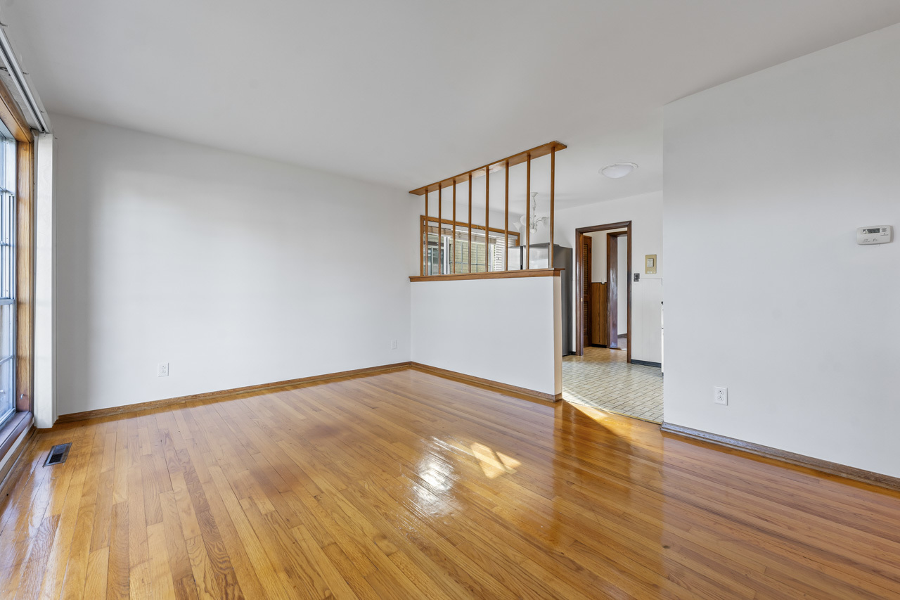 1724 Illinois Street, Des Plaines, IL 60018