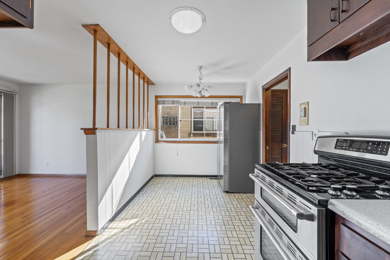 1724 Illinois Street, Des Plaines, IL 60018