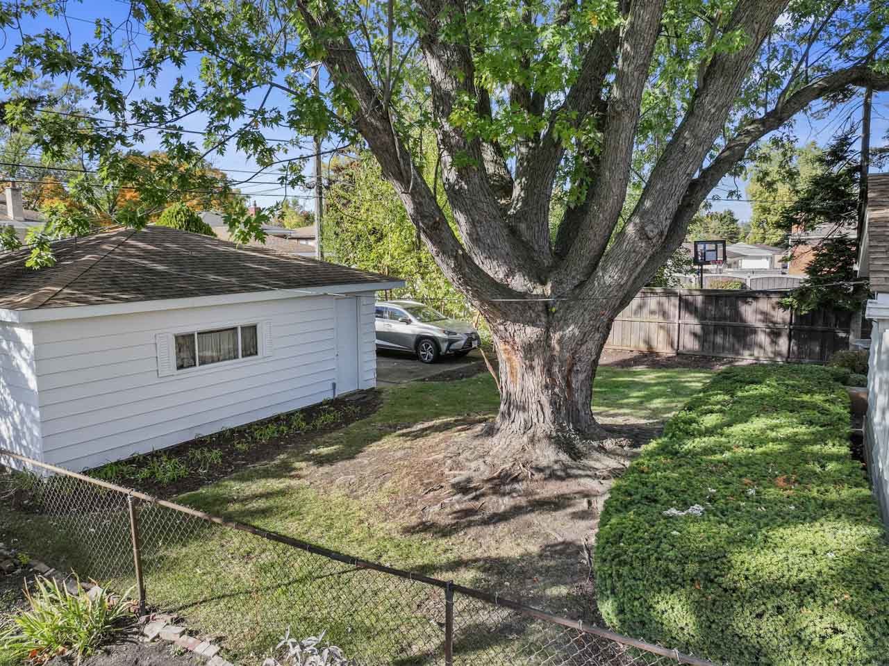 1724 Illinois Street, Des Plaines, IL 60018