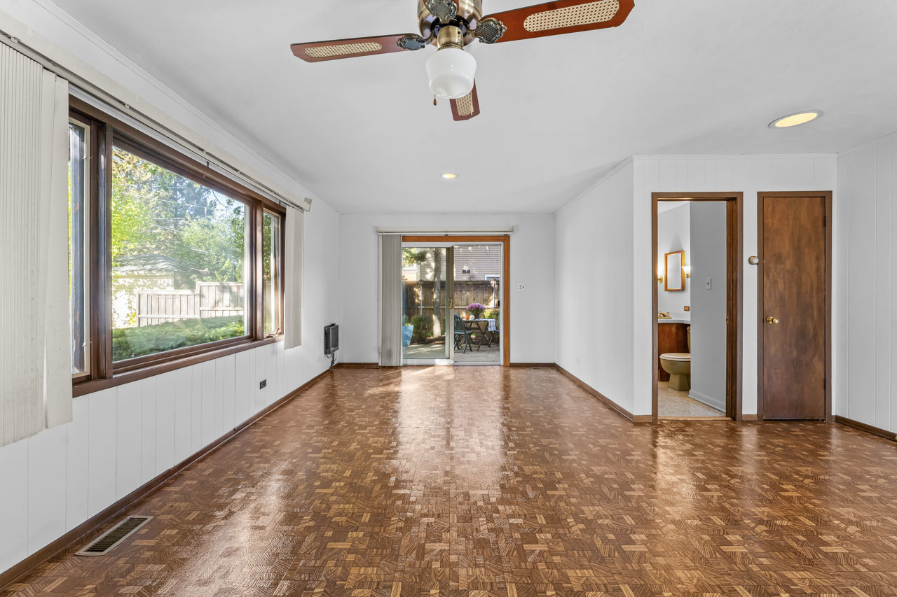 1724 Illinois Street, Des Plaines, IL 60018