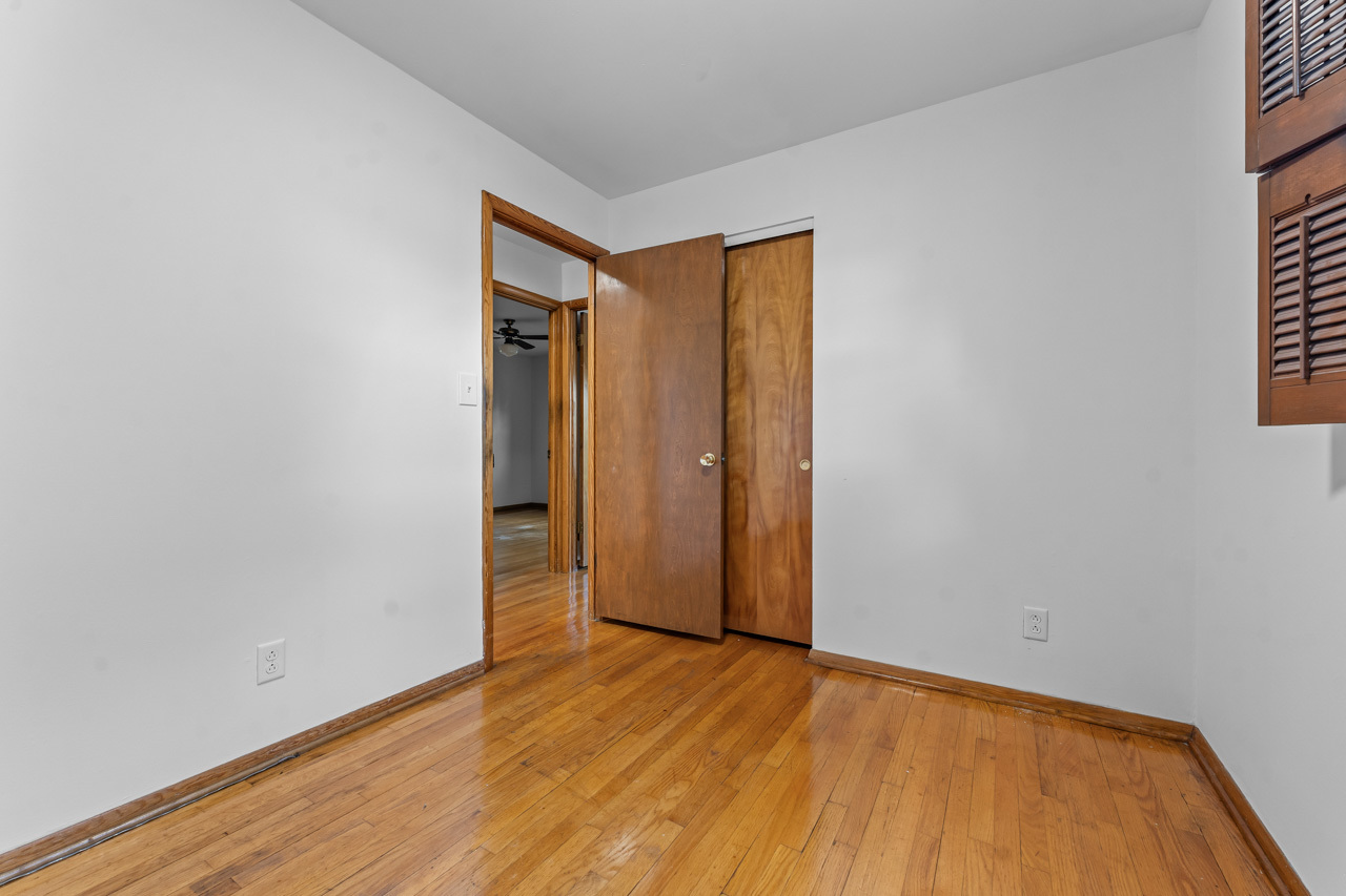 1724 Illinois Street, Des Plaines, IL 60018