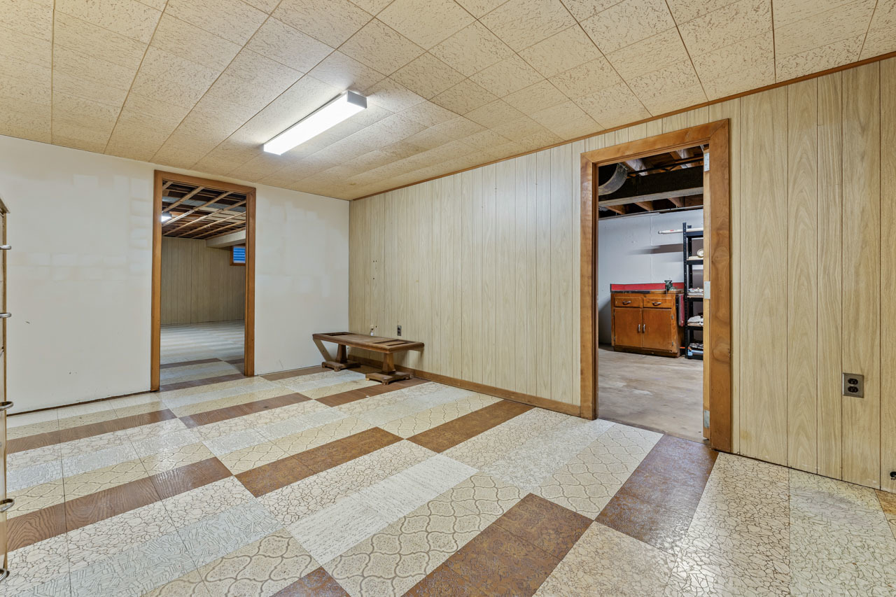 1724 Illinois Street, Des Plaines, IL 60018