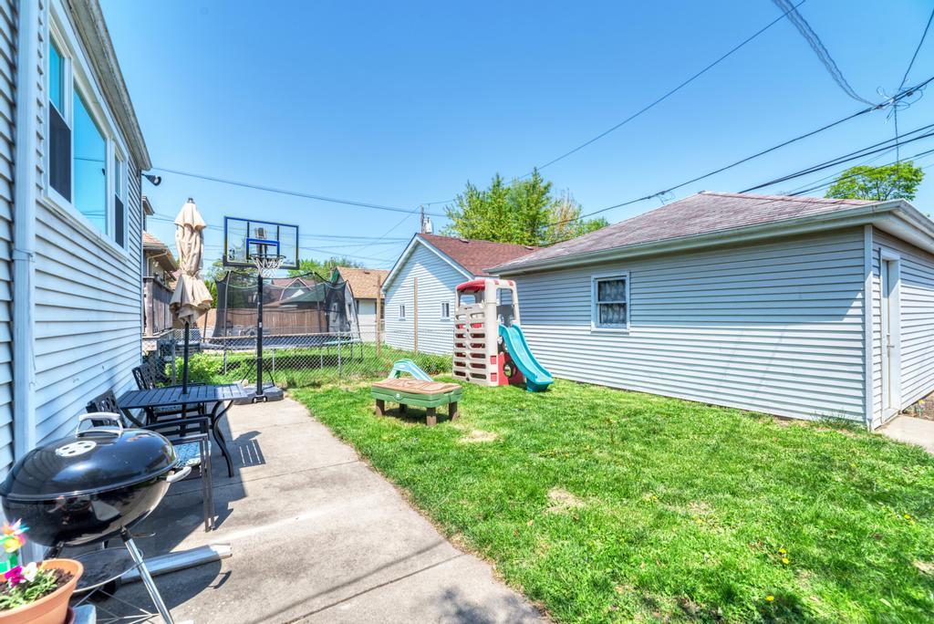 4855 N Mason Avenue, Chicago, IL 60630