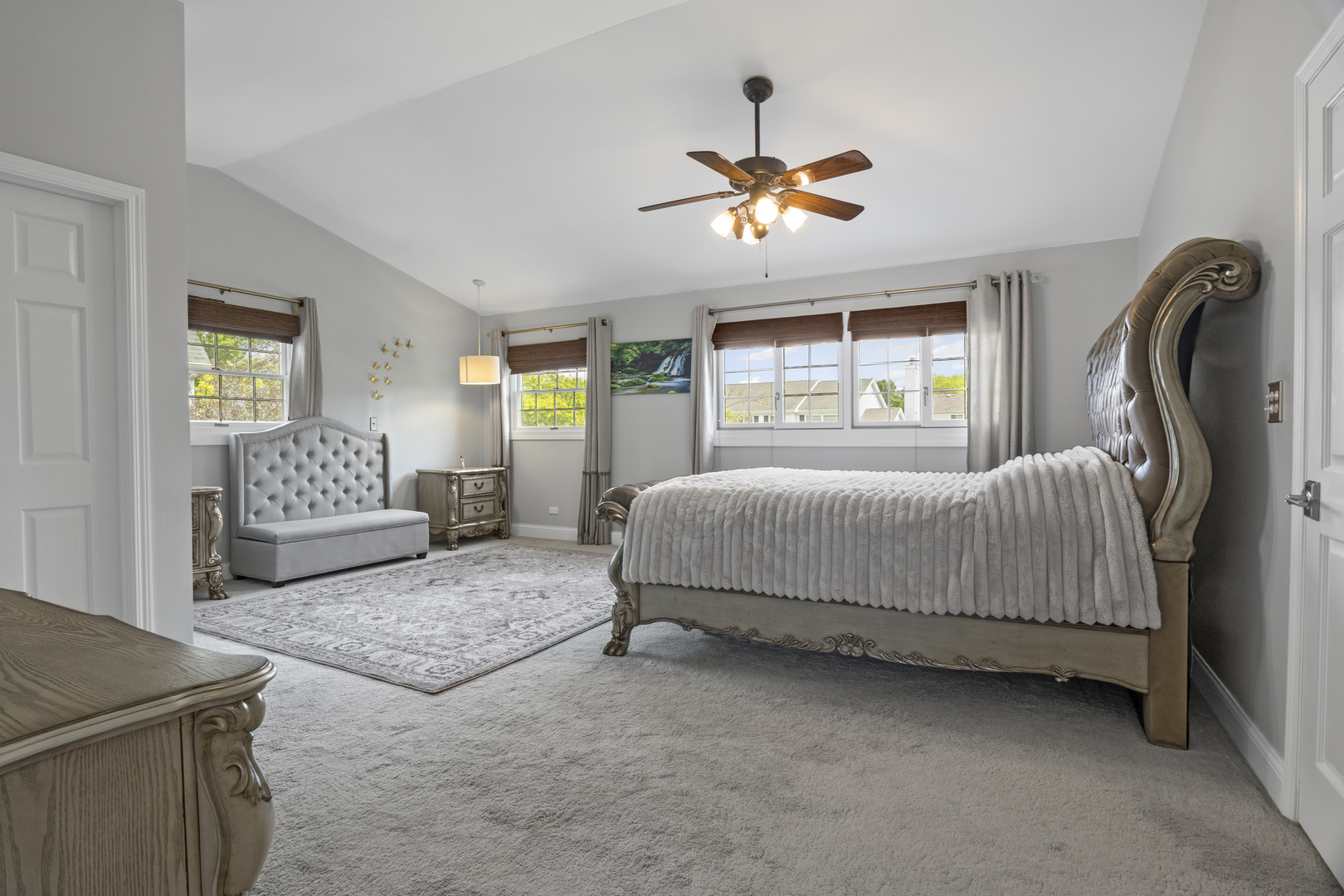 1086 Brighton Drive, Carol Stream, IL 60188
