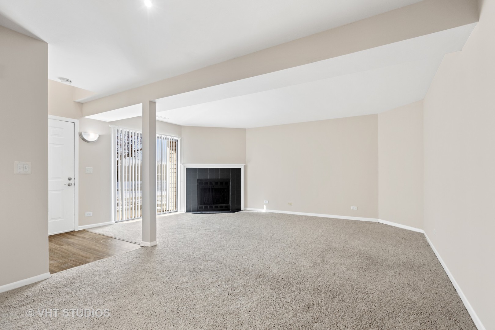 1607 Westminster Drive #107, Naperville, IL 60563