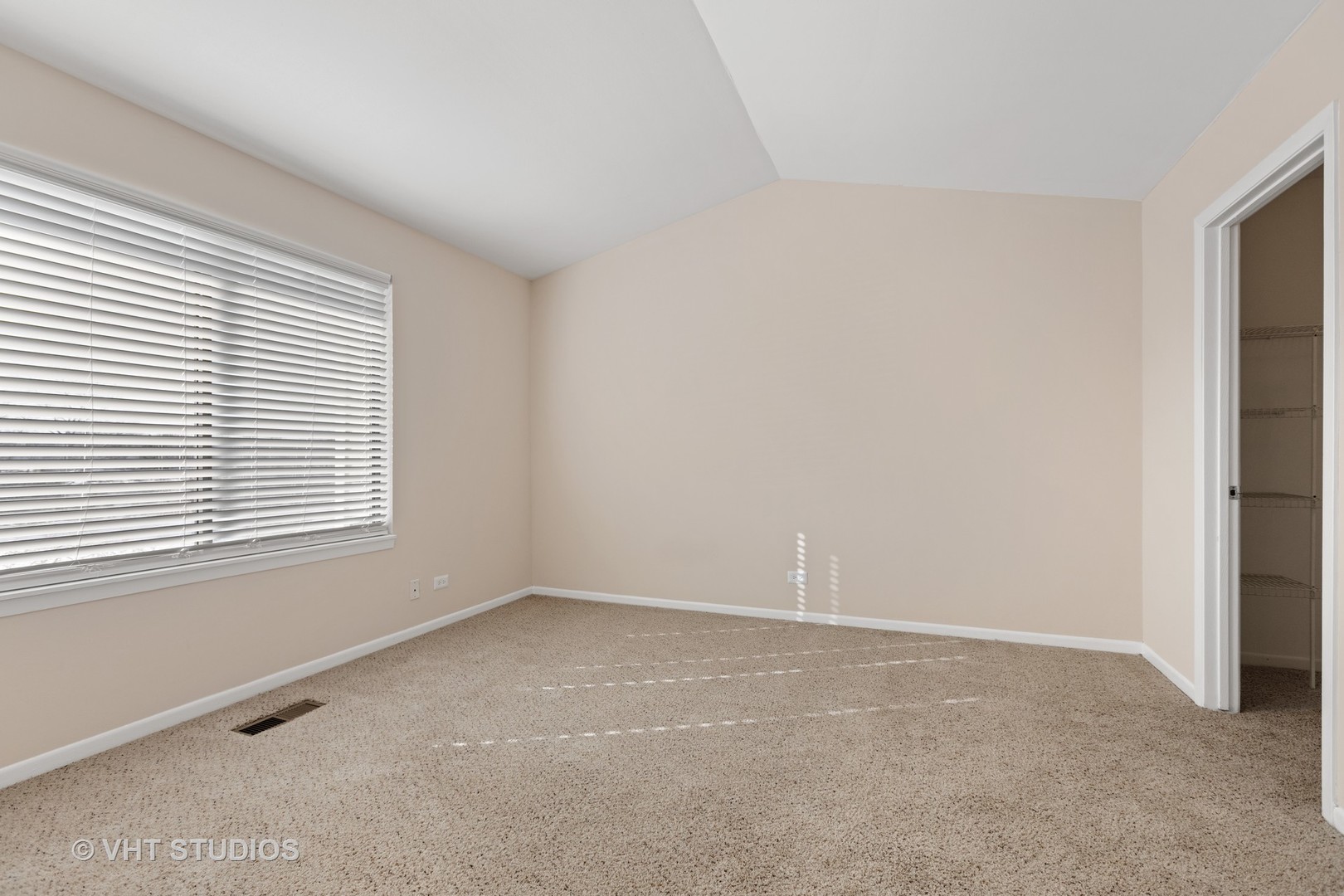 1607 Westminster Drive #206, Naperville, IL 60563