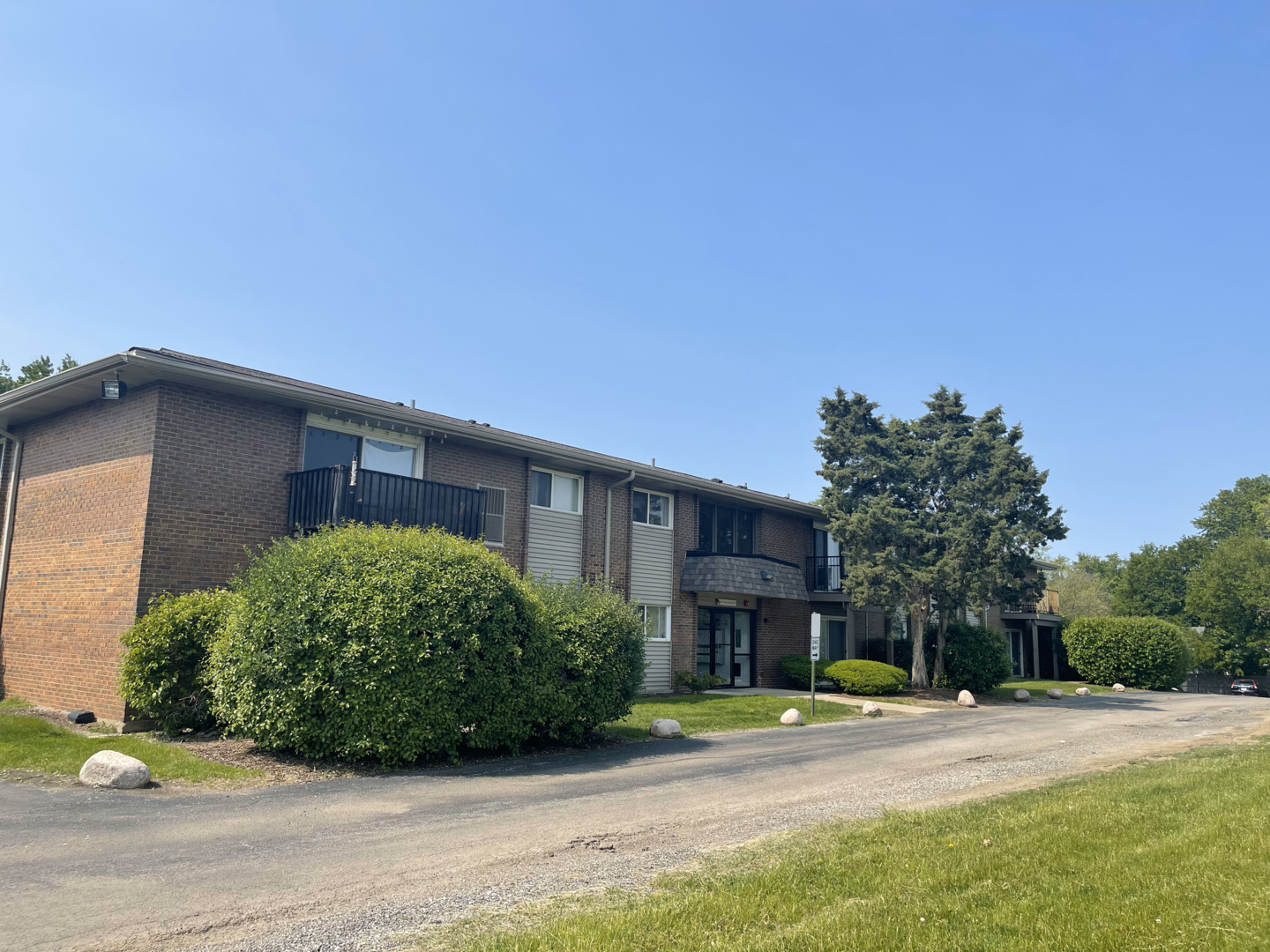 2301 BEAU MONDE Boulevard #106, Lisle, IL 60532