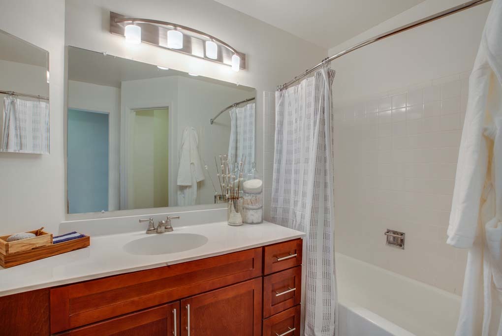 6099 Knollwood Road #414, Willowbrook, IL 60527