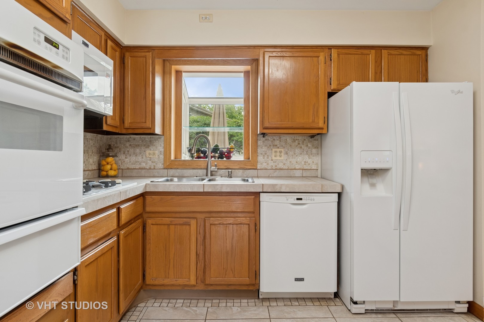 253 Waxwing Avenue, Naperville, IL 60565