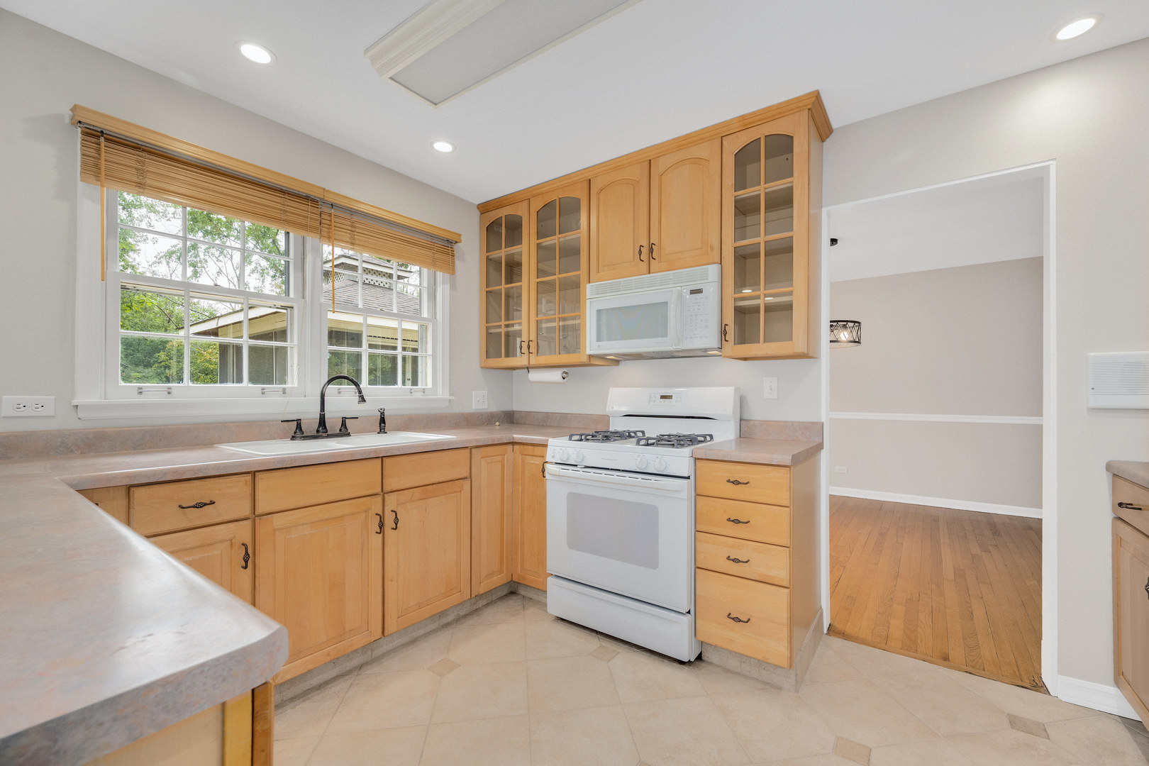 3741 Sterling Road, Downers Grove, IL 60515