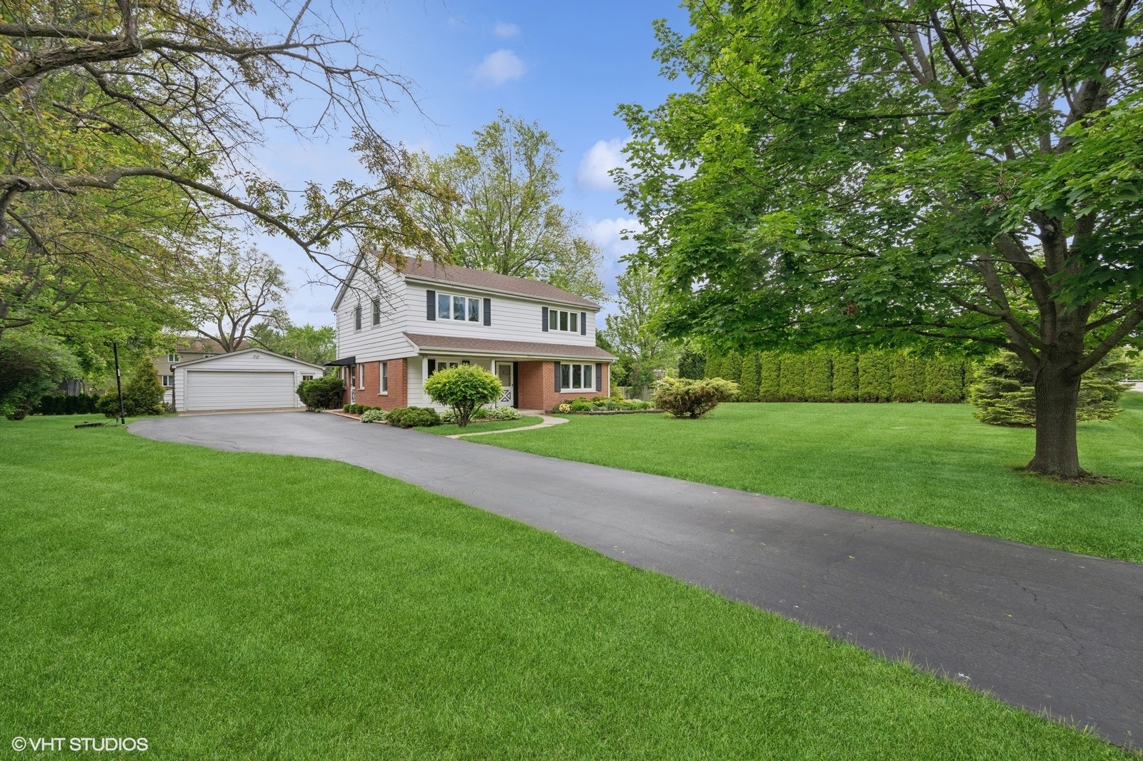 211 W Kenilworth Avenue, Prospect Heights, IL 60070