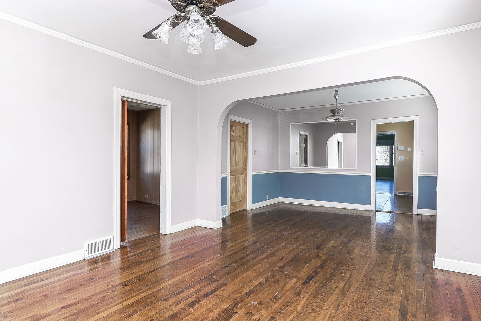 223 Bryant Avenue, Glen Ellyn, IL 60137