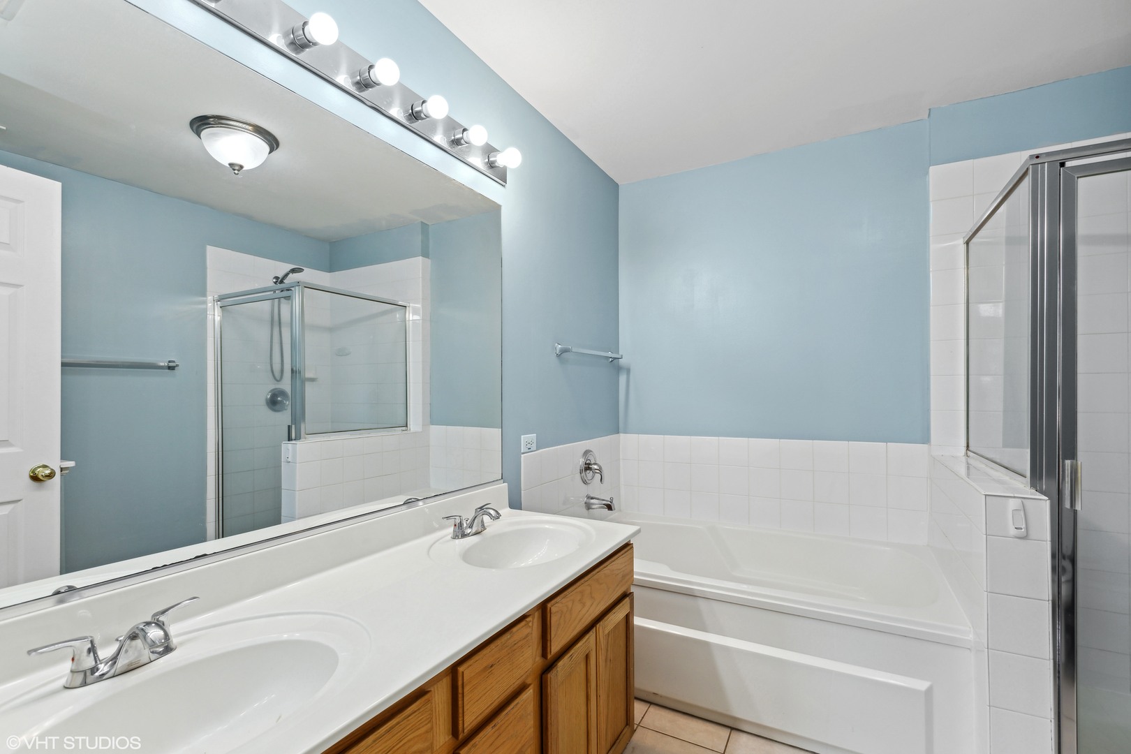 3628 Roanoke Avenue #3628, Carpentersville, IL 60110