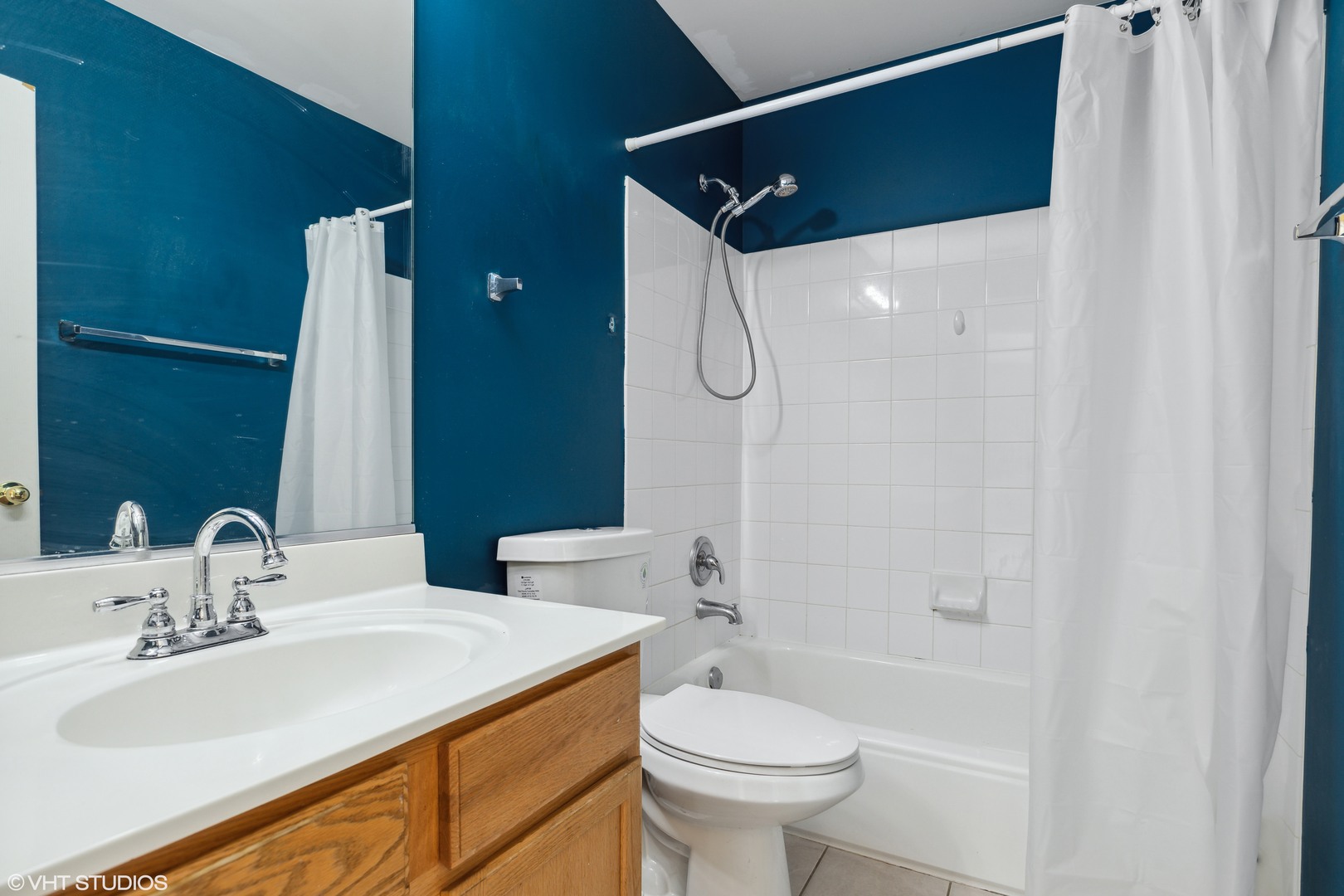 3628 Roanoke Avenue #3628, Carpentersville, IL 60110