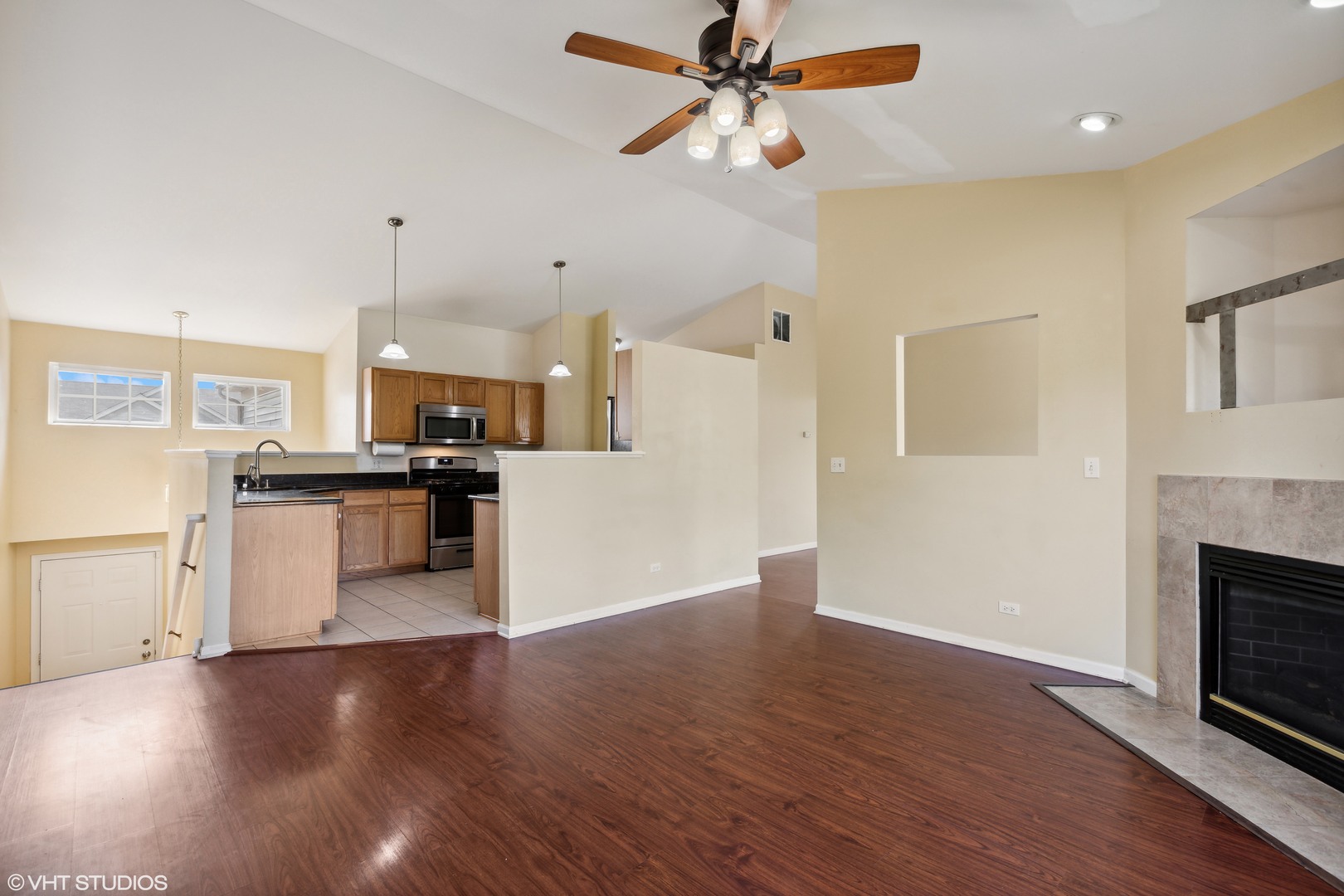 3628 Roanoke Avenue #3628, Carpentersville, IL 60110