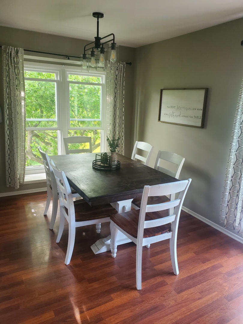 787 Garfield Avenue #B, Libertyville, IL 60048